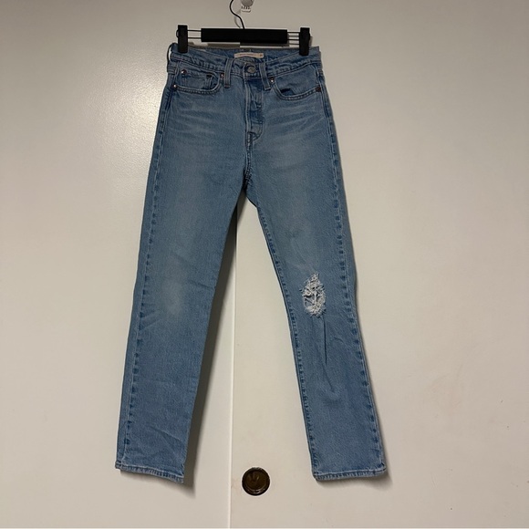 Levi's Women's Wedgie Fit Straight Leg distressed Jeans Size 25 - Picture 2 of 11
